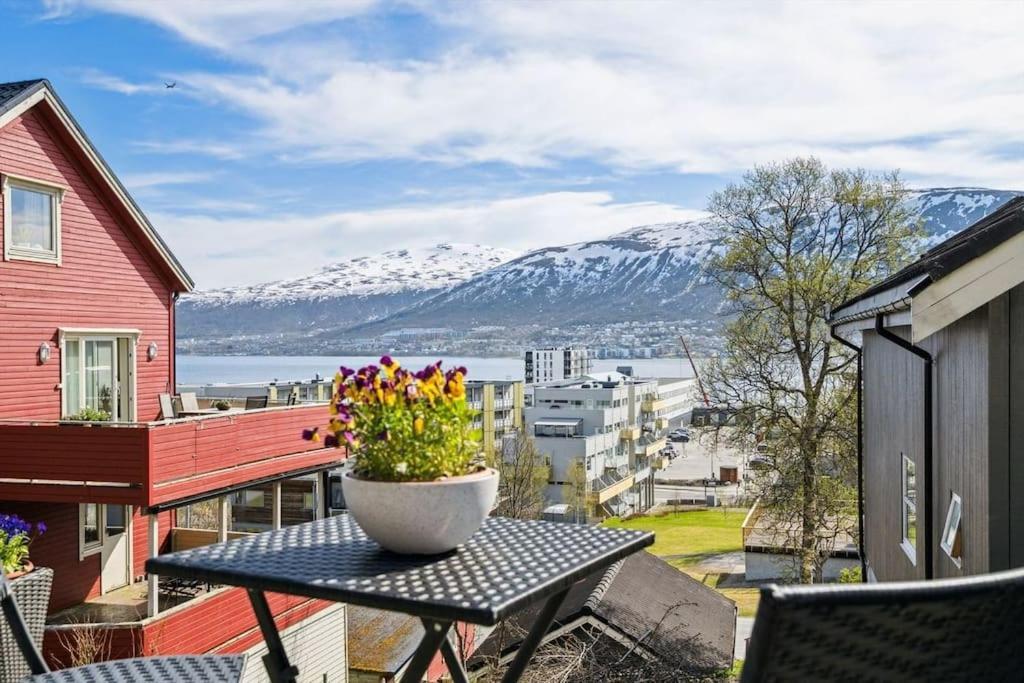 Cozy Little House In Tromso City Extérieur photo