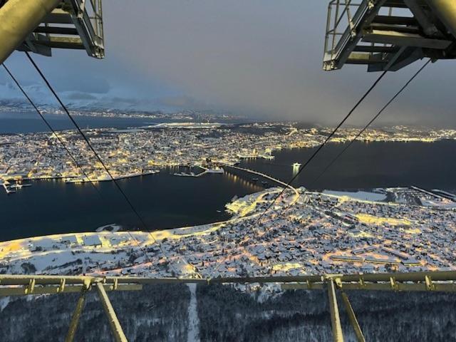 Cozy Little House In Tromso City Extérieur photo